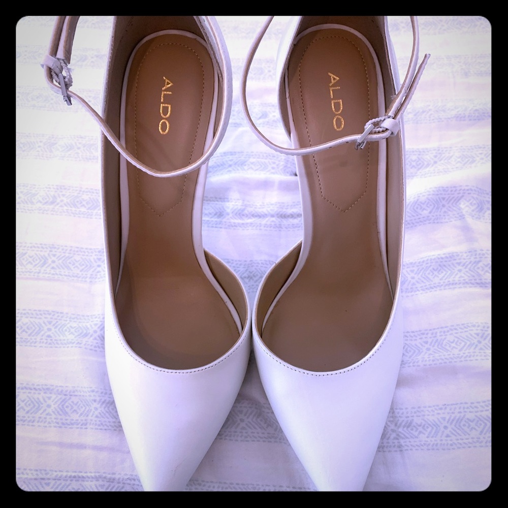 Aldo pumps.